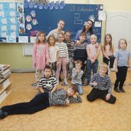 Pruhovaný den rozzářil naši školu